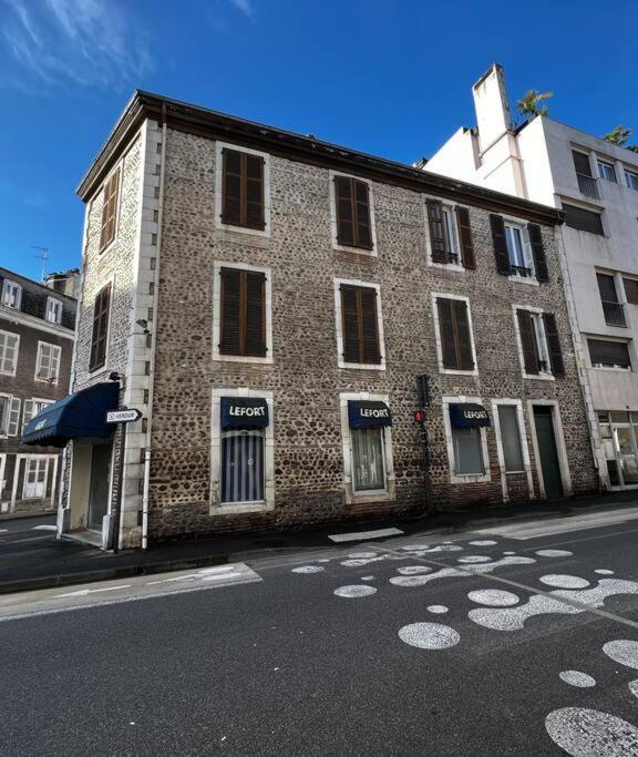 Les Suites Paloises - Appt. 5 : Henri IV Pau Exterior foto